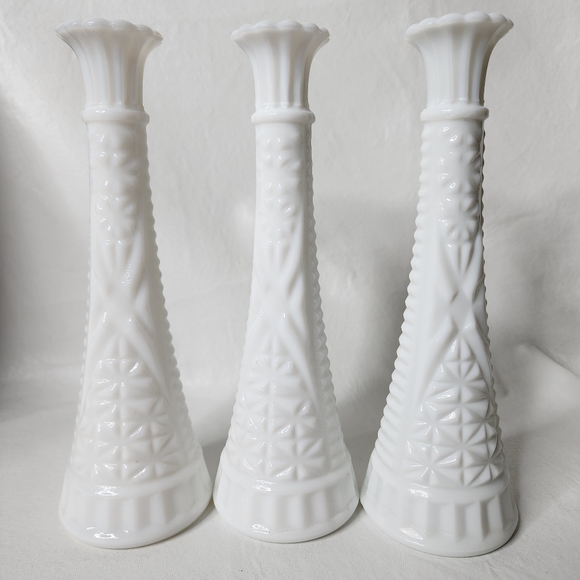 Vintage Milk Glass Bud Vases White Stars and Bars Pattern Set of 3 - Picture 1 of 15